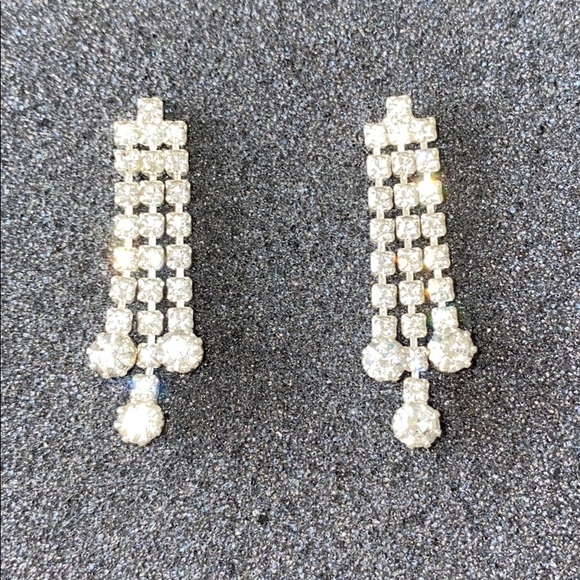 Necklace & Earrings - Picture 2 of 7